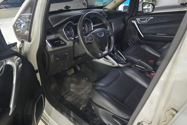 Used Geely Auto Vision X3 2017 1.5L Automatic Luxury Model Interior 2
