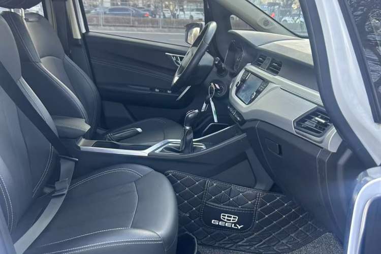 Used Geely Auto Vision X3 2017 1.5L Automatic Elite Model Interior 2