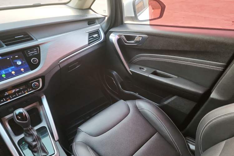 Used Geely Auto Vision X3 2017 1.5L Automatic Elite Model Interior 2