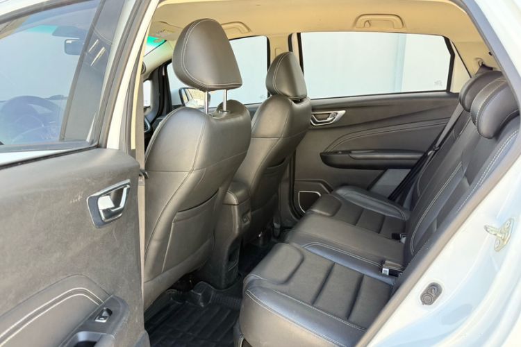 Used Geely Auto Vision X3 2017 1.5L Automatic Elite Model Interior 2