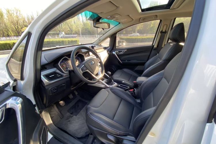 Used Geely Auto Vision X3 2017 1.5L Manual Luxury Model Interior 2