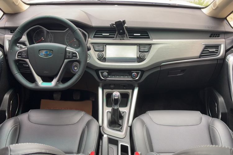 Used Geely Auto Vision X3 2017 1.5L Manual Luxury Model Interior 3