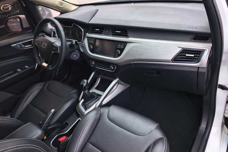 Used Geely Auto Vision X3 2017 1.5L Manual Luxury Model Interior 3