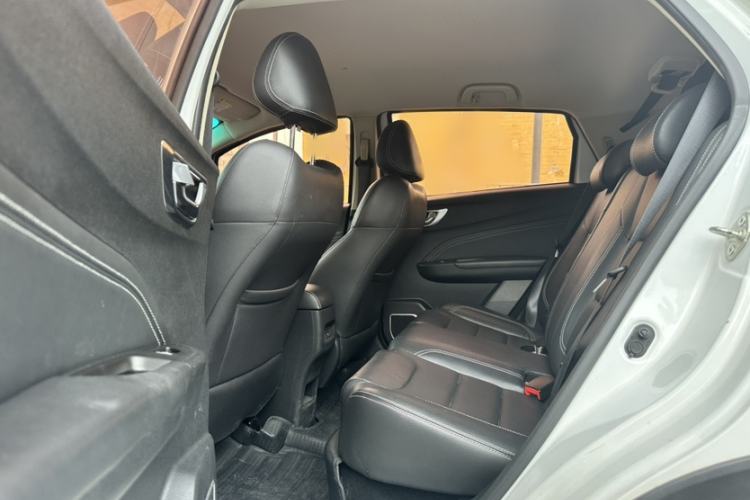 Used Geely Auto Vision X3 2017 1.5L Automatic Elite Model Interior 4