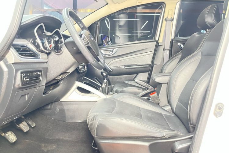 Used Geely Auto Vision X3 2017 1.5L Manual Elite Model Interior 4