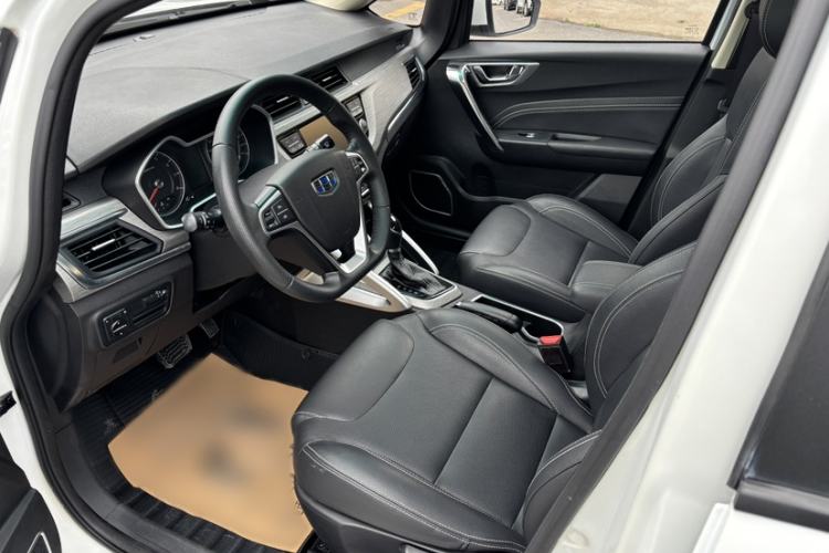 Used Geely Auto Vision X3 2017 1.5L Automatic Luxury Model Interior 4