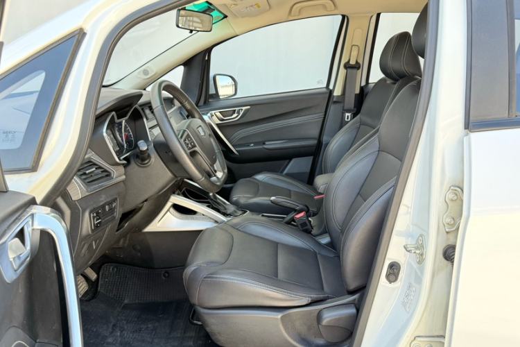 Used Geely Auto Vision X3 2017 1.5L Automatic Elite Model Interior 4