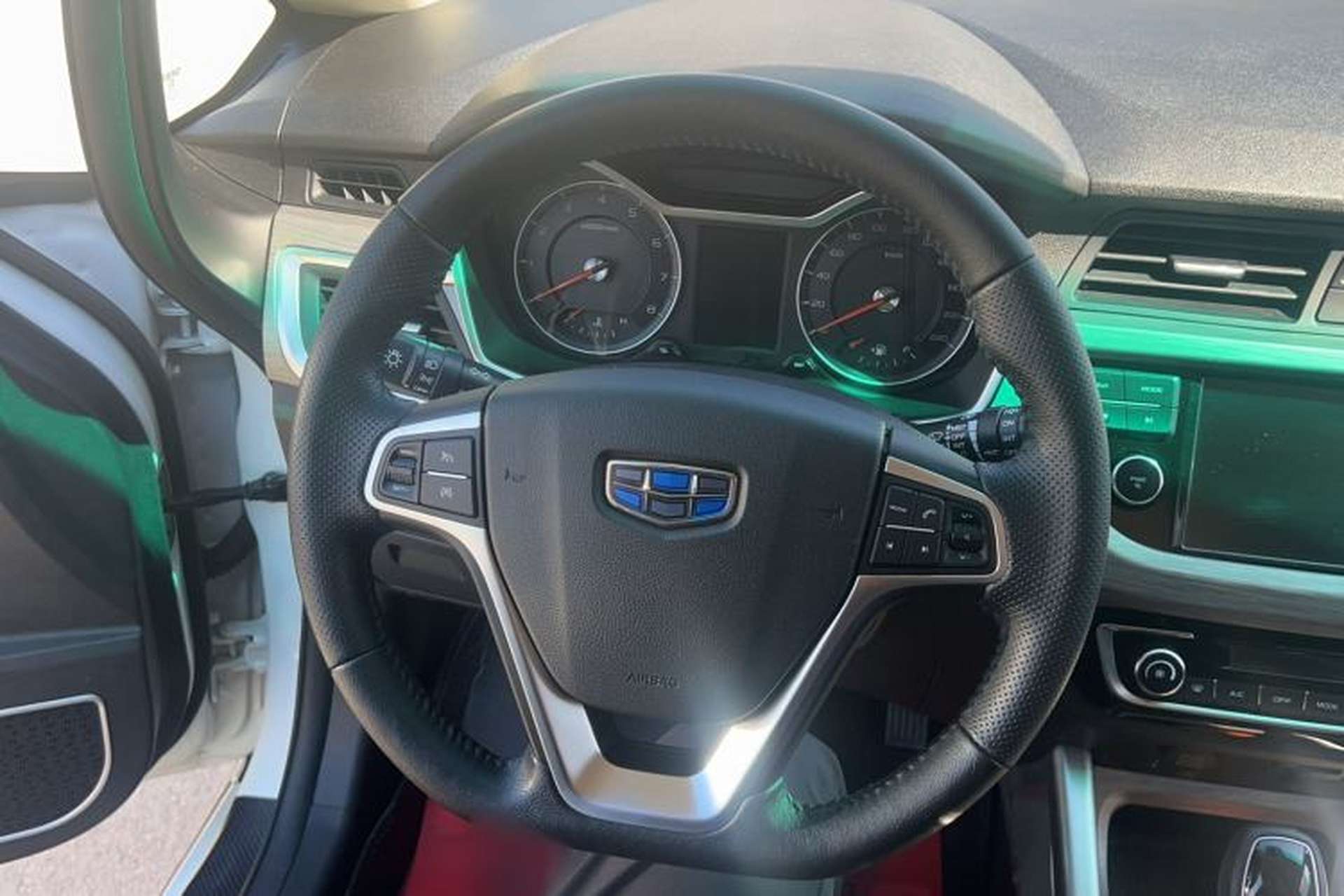 Used Geely Auto Vision X3 2017 1.5L Automatic Elite Model Interior 4