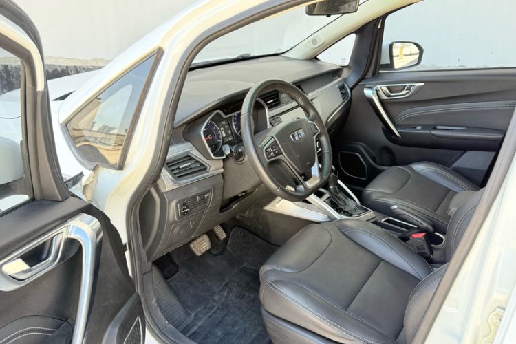 Used Geely Auto Vision X3 2017 1.5L Automatic Elite Model Interior 5