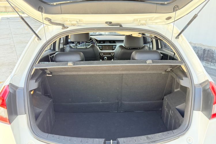 Used Geely Auto Vision X3 2017 1.5L Automatic Elite Model Interior 6