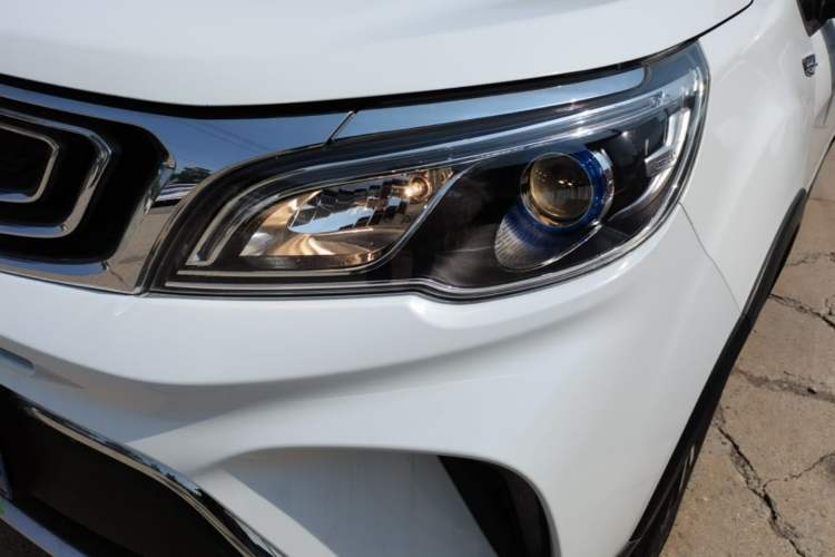 Used Geely Auto Vision X3 2017 1.5L Manual Elite Model Left Front Headlight