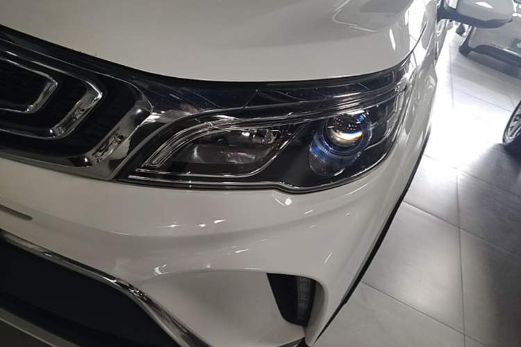 Used Geely Auto Vision X3 2017 1.5L Manual Luxury Model Left Front Headlight