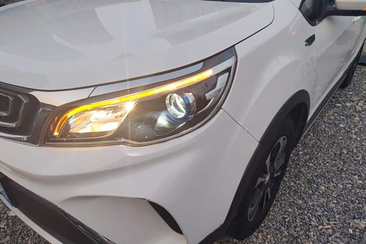 Used Geely Auto Vision X3 2017 1.5L Manual Elite Model Left Front Headlight