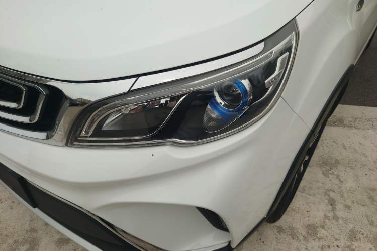 Used Geely Auto Vision X3 2017 1.5L Automatic Elite Model Left Front Headlight