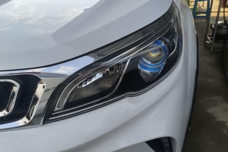 Used Geely Auto Vision X3 2017 1.5L Manual Luxury Model Left Front Headlight