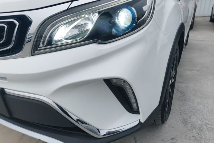 Used Geely Auto Vision X3 2017 1.5L Automatic Elite Model Left Front Headlight