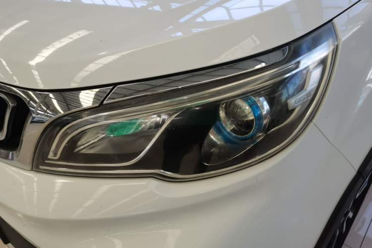 Used Geely Auto Vision X3 2017 1.5L Automatic Elite Model Left Front Headlight