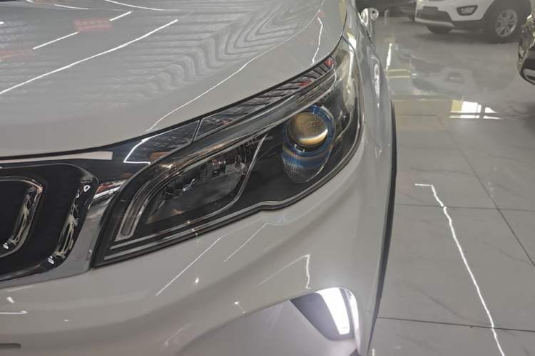 Used Geely Auto Vision X3 2017 1.5L Automatic Luxury Model Left Front Headlight