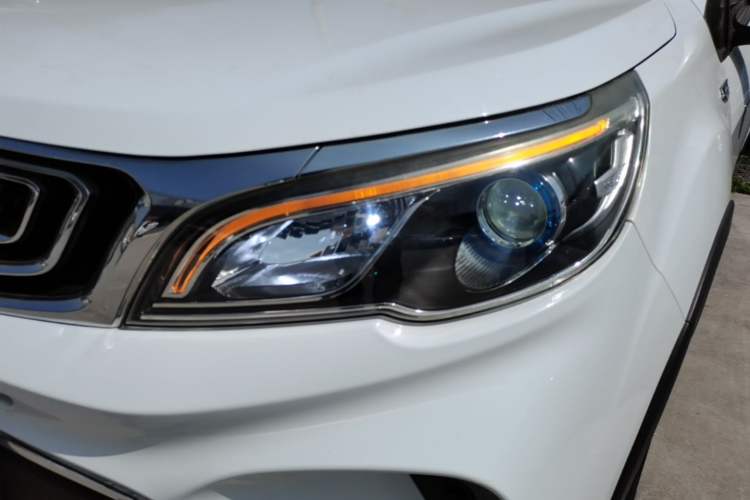 Used Geely Auto Vision X3 2017 1.5L Automatic Luxury Model Left Front Headlight