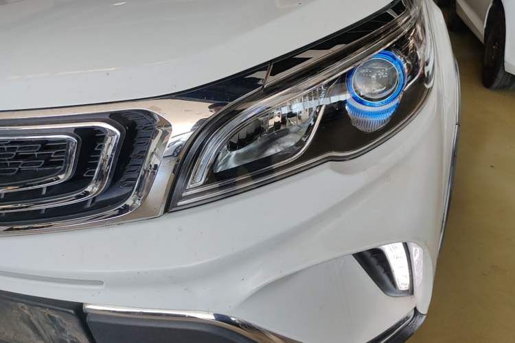 Used Geely Auto Vision X3 2017 1.5L Manual Elite Model Left Front Headlight