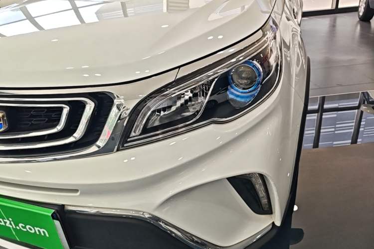Used Geely Auto Vision X3 2017 1.5L Manual Luxury Model Left Front Headlight