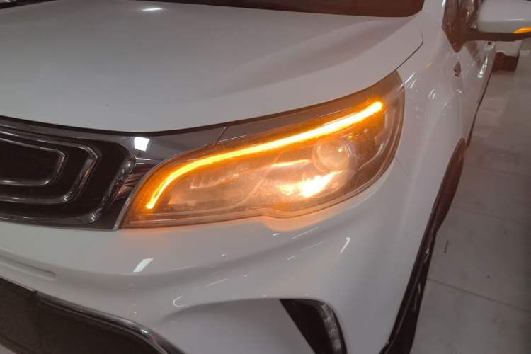 Used Geely Auto Vision X3 2017 1.5L Automatic Luxury Model Left Front Headlight