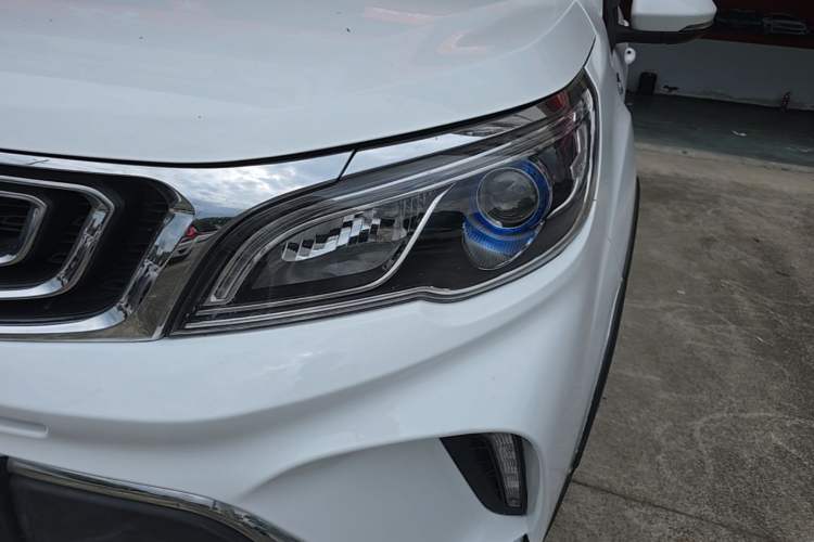 Used Geely Auto Vision X3 2017 1.5L Manual Luxury Model Left Front Headlight