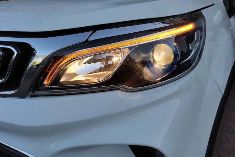 Used Geely Auto Vision X3 2017 1.5L Manual Luxury Model Left Front Headlight