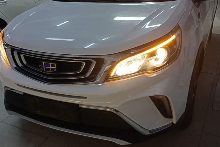Used Geely Auto Vision X3 2017 1.5L Manual Luxury Model Left Front Headlight