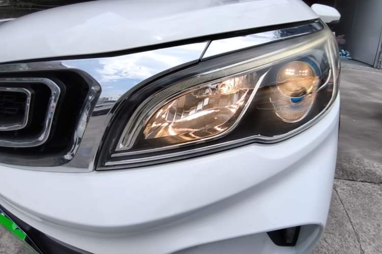 Used Geely Auto Vision X3 2017 1.5L Automatic Elite Model Left Front Headlight