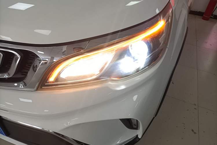 Used Geely Auto Vision X3 2017 1.5L Automatic Luxury Model Left Front Headlight
