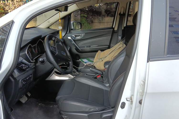 Used Geely Auto Vision X3 2017 1.5L Automatic Elite Model Left Front Seat