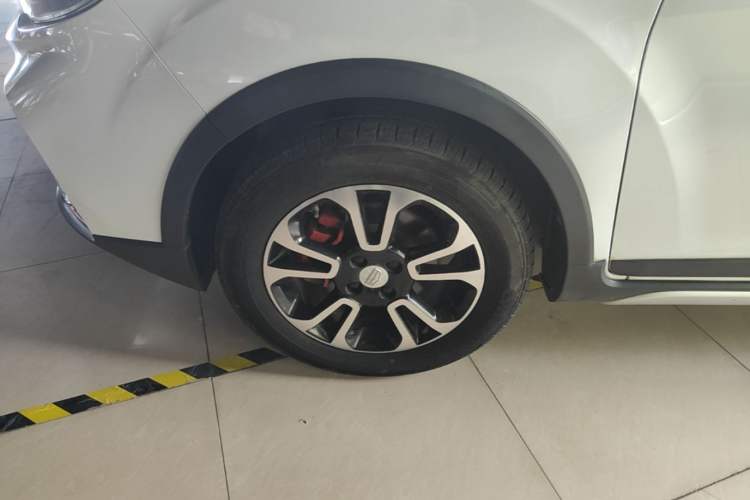 Used Geely Auto Vision X3 2017 1.5L Automatic Luxury Model Left Front Wheel Hub