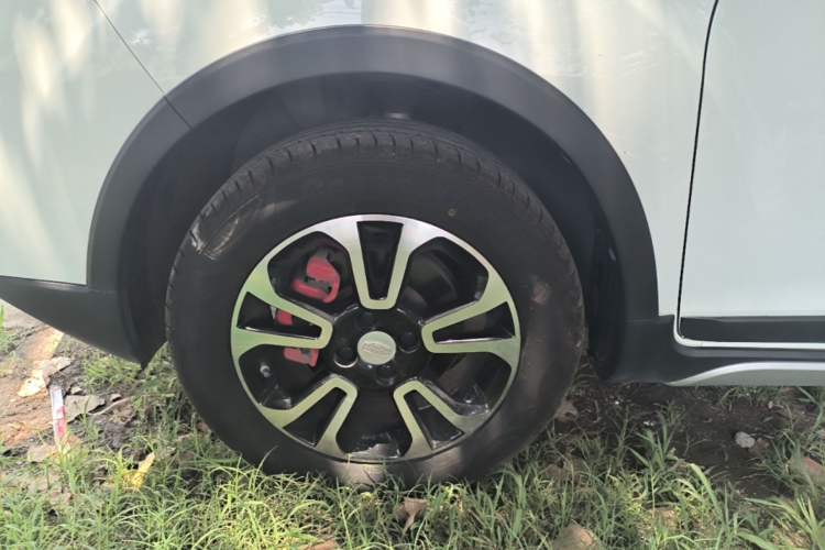 Used Geely Auto Vision X3 2017 1.5L Automatic Luxury Model Left Front Wheel Hub