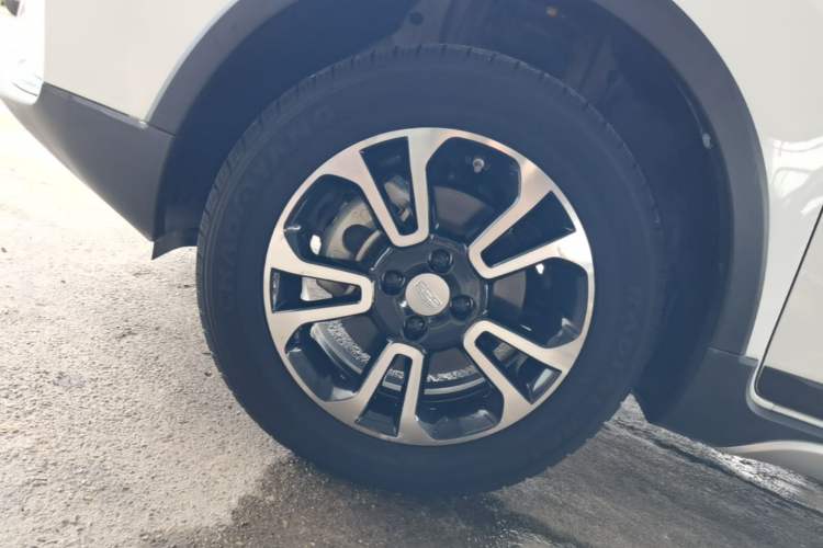 Used Geely Auto Vision X3 2017 1.5L Manual Elite Model Left Front Wheel Hub