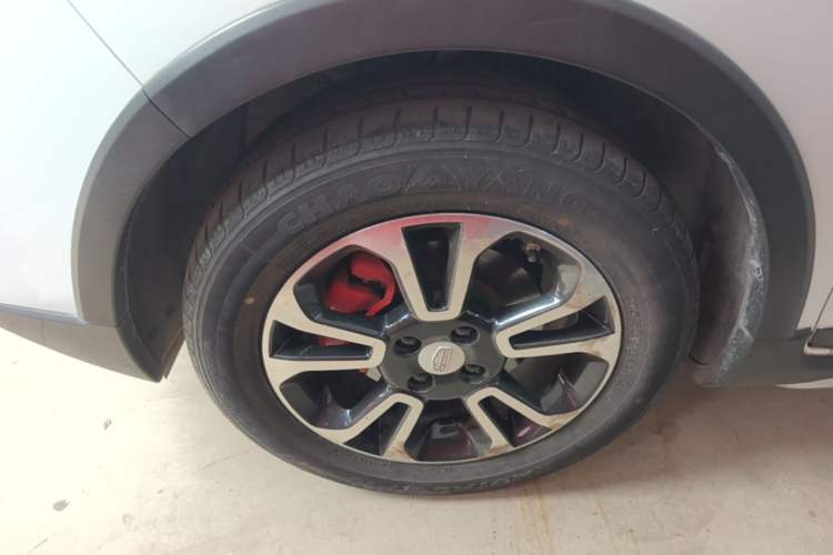 Used Geely Auto Vision X3 2017 1.5L Manual Luxury Model Left Front Wheel Hub
