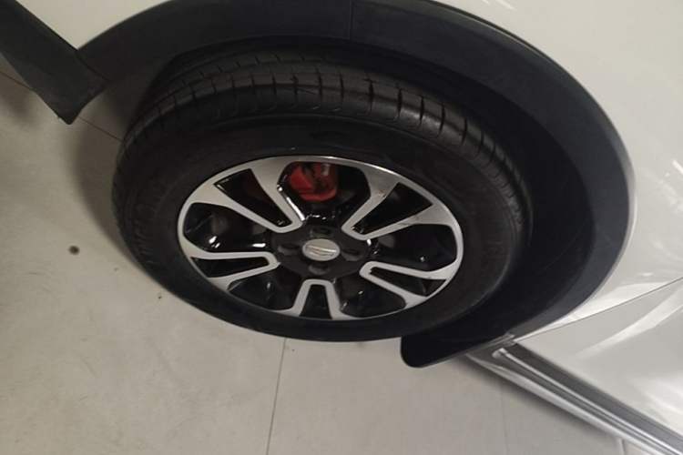 Used Geely Auto Vision X3 2017 1.5L Manual Luxury Model Left Front Wheel Hub