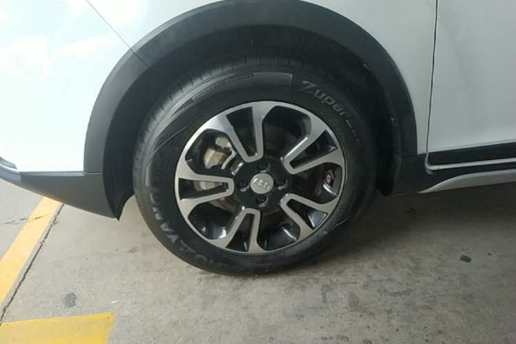 Used Geely Auto Vision X3 2017 1.5L Automatic Elite Model Left Front Wheel Hub