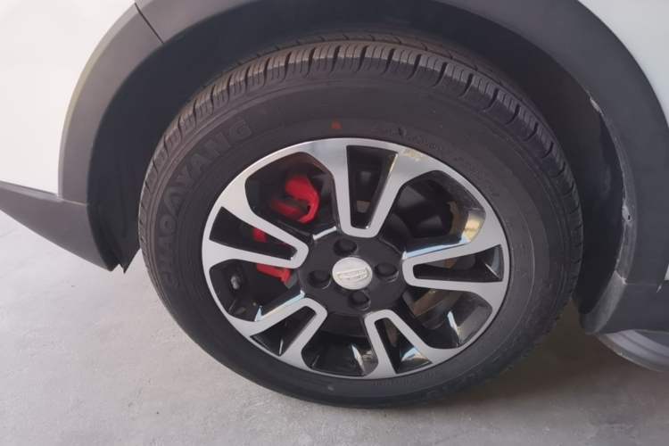 Used Geely Auto Vision X3 2017 1.5L Automatic Luxury Model Left Front Wheel Hub