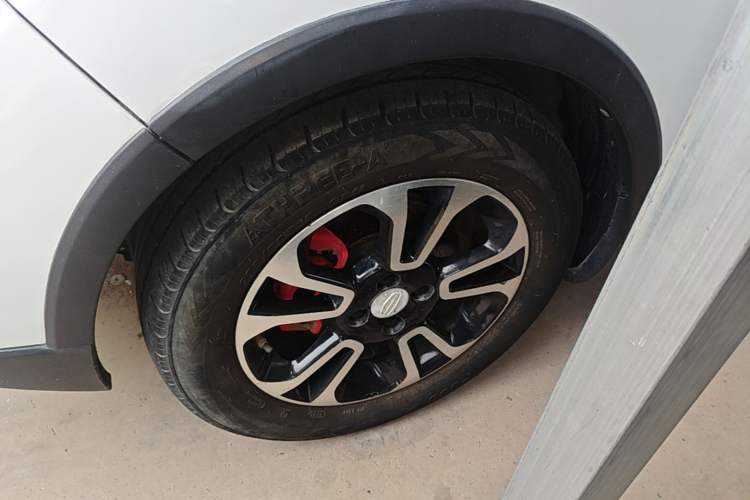 Used Geely Auto Vision X3 2017 1.5L Manual Luxury Model Left Front Wheel Hub