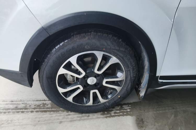Used Geely Auto Vision X3 2017 1.5L Automatic Elite Model Left Front Wheel Hub