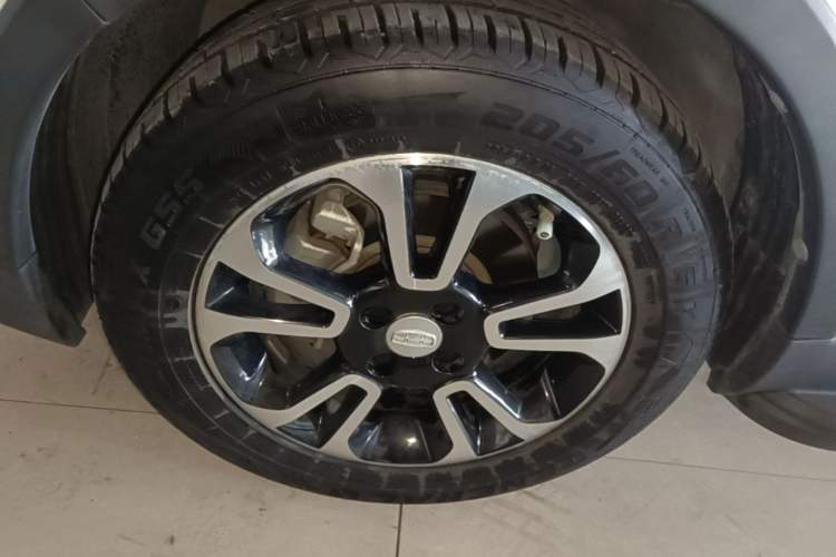 Used Geely Auto Vision X3 2017 1.5L Automatic Elite Model Left Front Wheel Hub