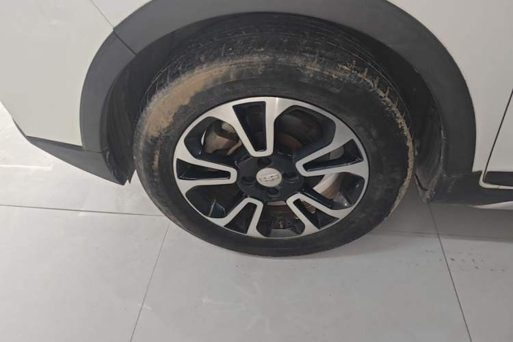 Used Geely Auto Vision X3 2017 1.5L Automatic Elite Model Left Front Wheel Hub