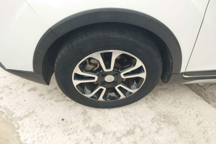 Used Geely Auto Vision X3 2017 1.5L Automatic Elite Model Left Front Wheel Hub