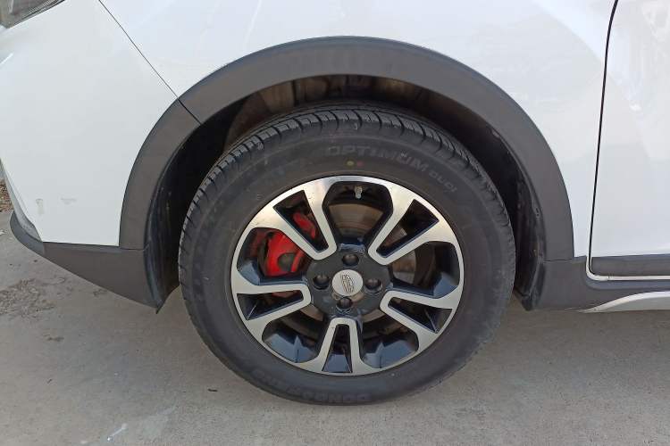 Used Geely Auto Vision X3 2017 1.5L Manual Luxury Model Left Front Wheel Hub