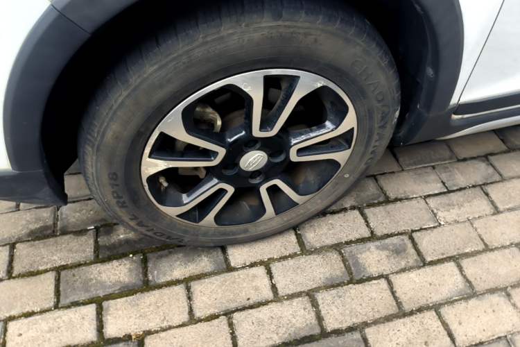 Used Geely Auto Vision X3 2017 1.5L Automatic Elite Model Left Front Wheel Hub