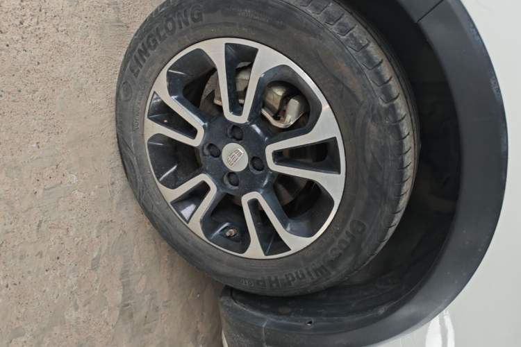 Used Geely Auto Vision X3 2017 1.5L Automatic Elite Model Left Front Wheel Hub