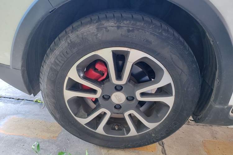 Used Geely Auto Vision X3 2017 1.5L Automatic Luxury Model Left Front Wheel Hub