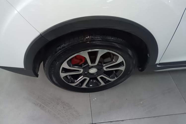Used Geely Auto Vision X3 2017 1.5L Automatic Luxury Model Left Front Wheel Hub