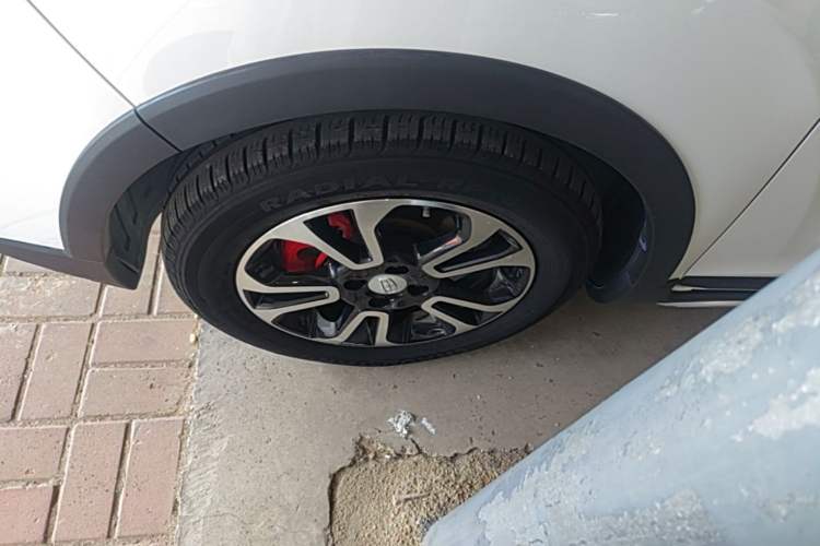 Used Geely Auto Vision X3 2017 1.5L Automatic Luxury Model Left Front Wheel Hub